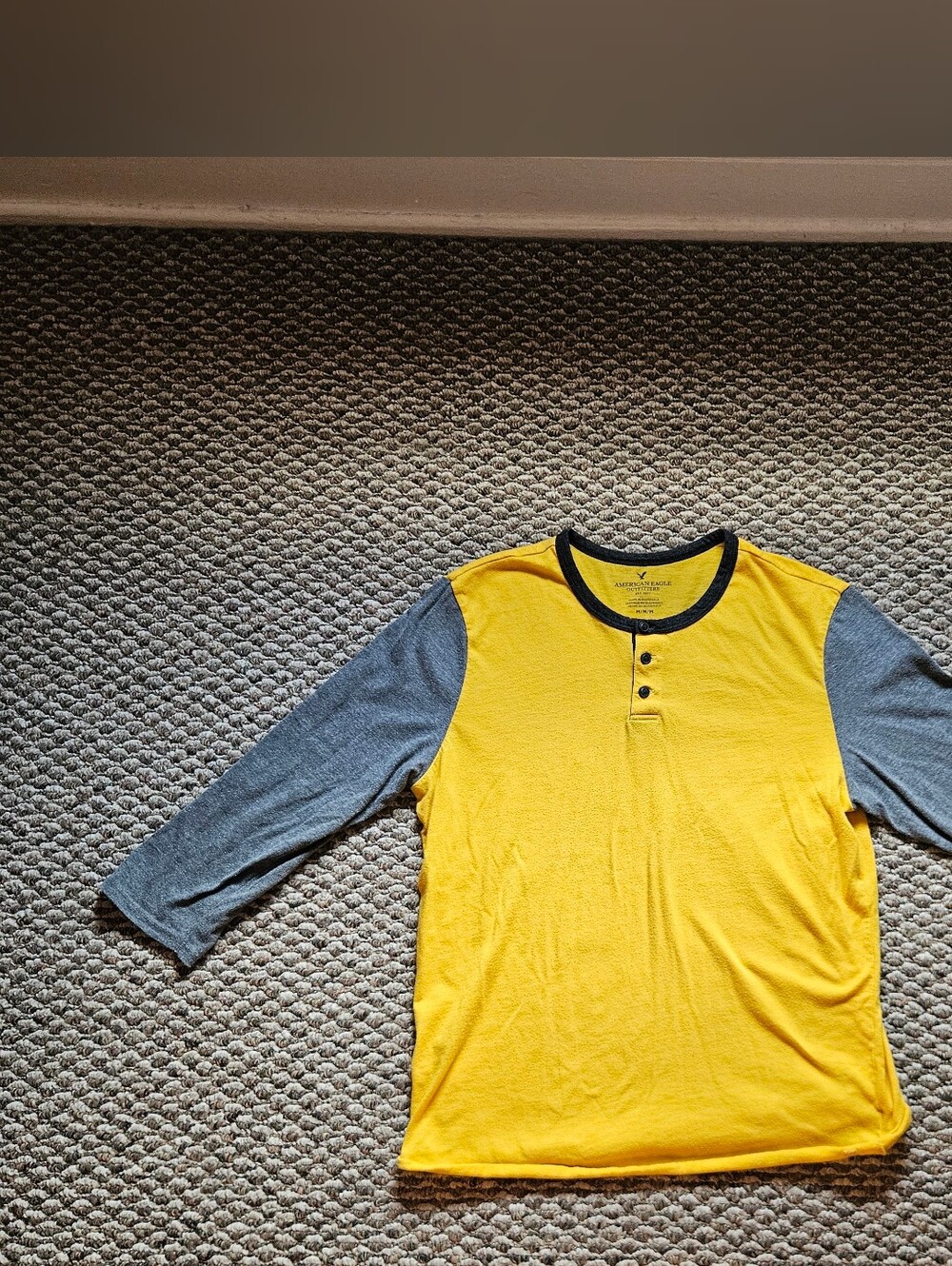 american eagle 3/4 sleeve henley shirt
